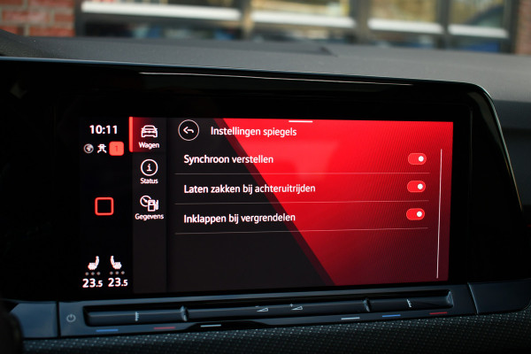 Volkswagen Golf 1.5 eTSI R-Line Pano 19inch Trekh IQ-light ACC Camera