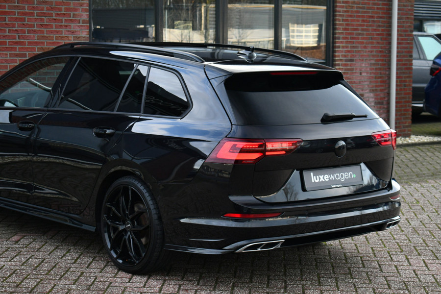 Volkswagen Golf 1.5 eTSI R-Line Pano 19inch Trekh IQ-light ACC Camera