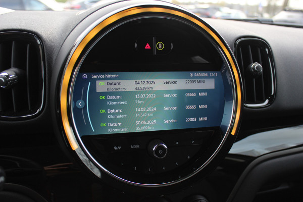 MINI Countryman 2.0 Cooper S ALL4 Classic / Trekhaak / Camera / Head-up / Keyless / 18'' / CarPlay / Stoelverwarming / DAB / Cruise Control