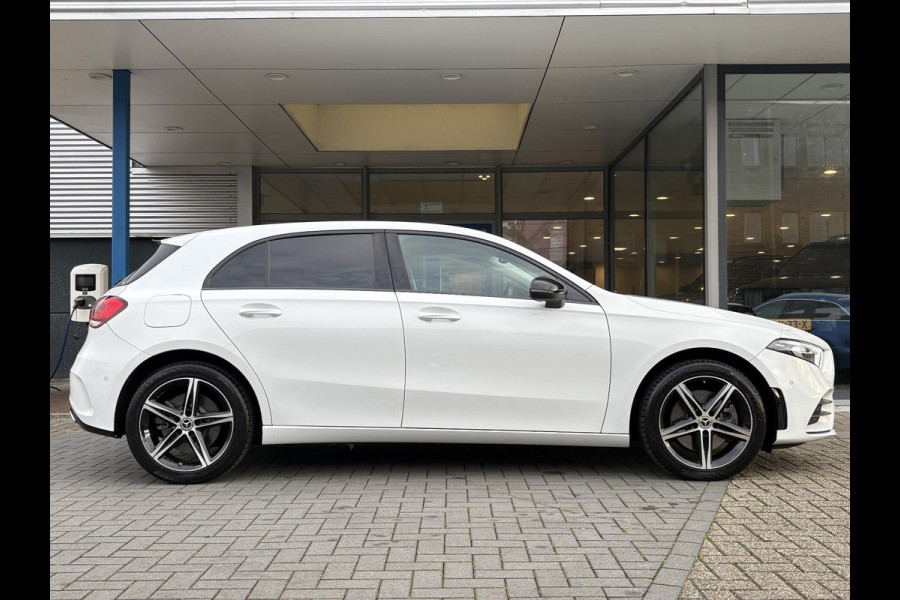Mercedes-Benz A-Klasse 250 e Business Solution AMG Limited | Wegklapbare trekhaak | Stoelverwarming | Half leder | Camera