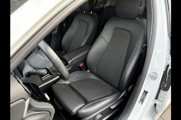Mercedes-Benz A-Klasse 250 e Business Solution AMG Limited | Wegklapbare trekhaak | Stoelverwarming | Half leder | Camera