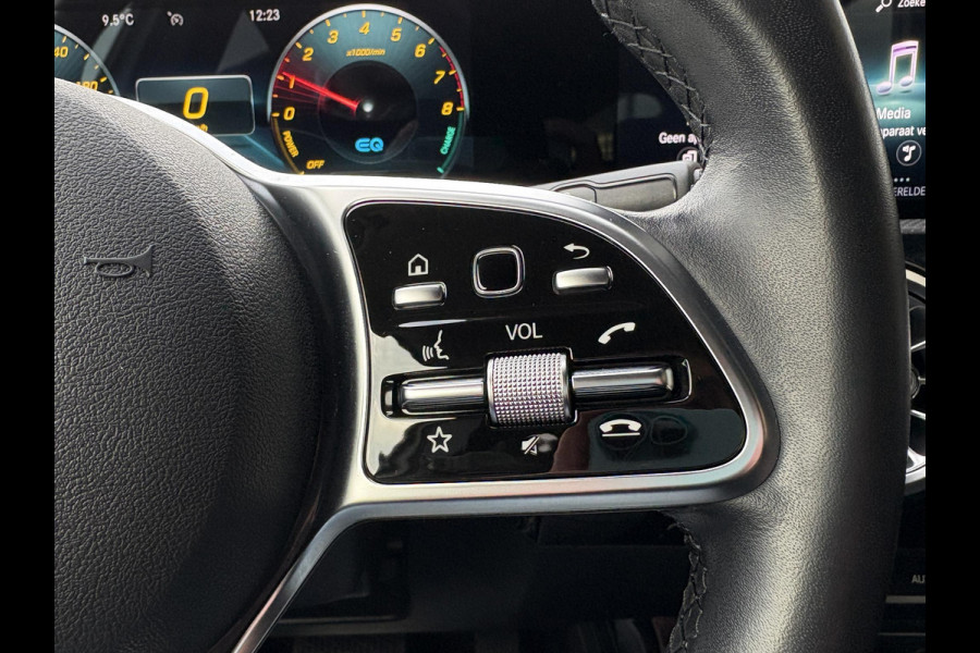 Mercedes-Benz A-Klasse 250 e Business Solution AMG Limited | Wegklapbare trekhaak | Stoelverwarming | Half leder | Camera