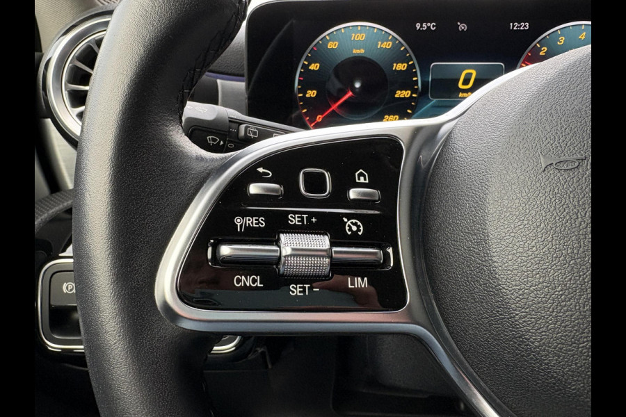 Mercedes-Benz A-Klasse 250 e Business Solution AMG Limited | Wegklapbare trekhaak | Stoelverwarming | Half leder | Camera