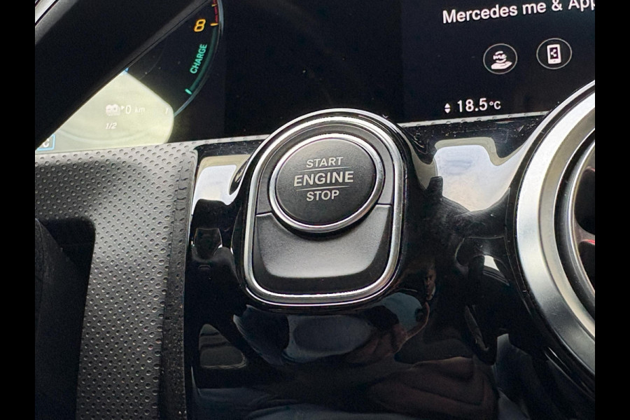 Mercedes-Benz A-Klasse 250 e Business Solution AMG Limited | Wegklapbare trekhaak | Stoelverwarming | Half leder | Camera