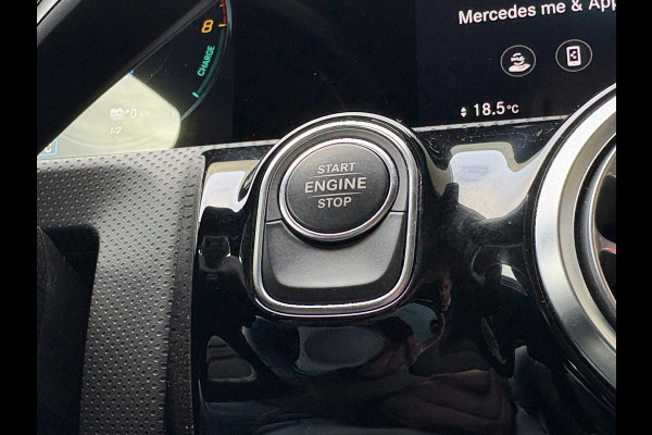 Mercedes-Benz A-Klasse 250 e Business Solution AMG Limited | Wegklapbare trekhaak | Stoelverwarming | Half leder | Camera
