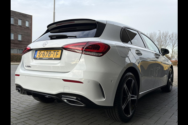 Mercedes-Benz A-Klasse 250 e Business Solution AMG Limited | Wegklapbare trekhaak | Stoelverwarming | Half leder | Camera
