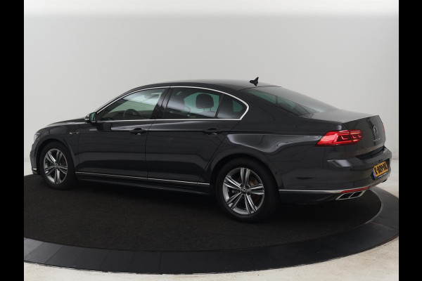 Volkswagen Passat 1.5 TSI R-Line | Nappaleder | Stoelverwarming | Camera | Carplay | Massage | Memory | Side Assist | Navigatie | Matrix LED | Adaptive cruise