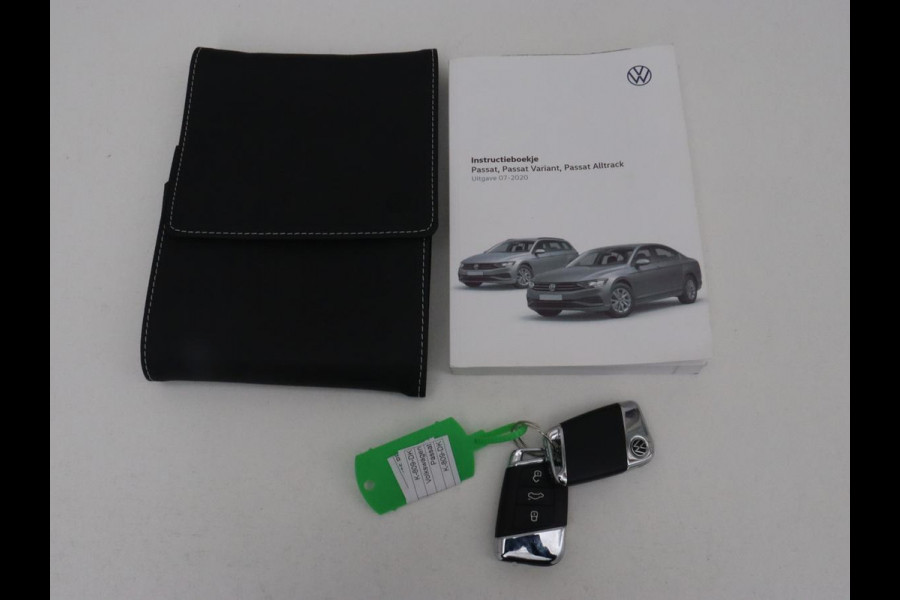 Volkswagen Passat 1.5 TSI R-Line | Nappaleder | Stoelverwarming | Camera | Carplay | Massage | Memory | Side Assist | Navigatie | Matrix LED | Adaptive cruise