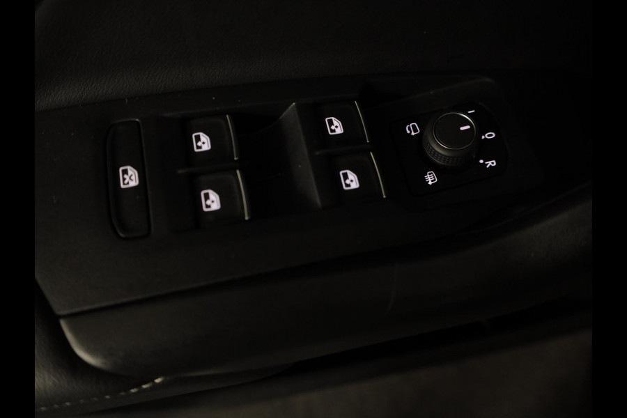 Volkswagen T-Cross 1.0 TSI Life GOAL 95 pk | Navigatie | Parkeersensoren | Autom. airco | Stoelverwarming | Adaptieve cruise control |