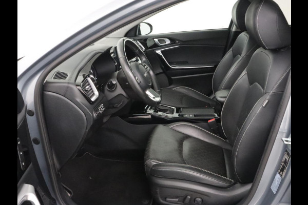 Kia Ceed 1.6 GDI PHEV ExecutiveLine | Panoramadak | Stoelventilatie | Trekhaak | Camera | Carplay | Adaptive cruise | Achterbankverwarming | Keyless | Navigatie | Full LED | Plug In