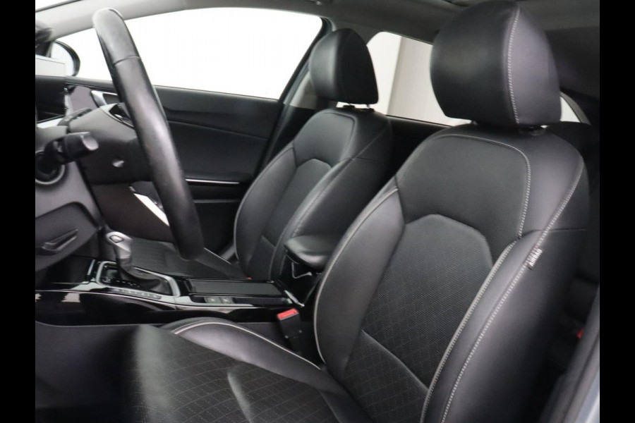 Kia Ceed 1.6 GDI PHEV ExecutiveLine | Panoramadak | Stoelventilatie | Trekhaak | Camera | Carplay | Adaptive cruise | Achterbankverwarming | Keyless | Navigatie | Full LED | Plug In