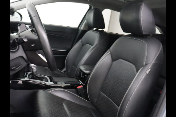 Kia Ceed 1.6 GDI PHEV ExecutiveLine | Panoramadak | Stoelventilatie | Trekhaak | Camera | Carplay | Adaptive cruise | Achterbankverwarming | Keyless | Navigatie | Full LED | Plug In