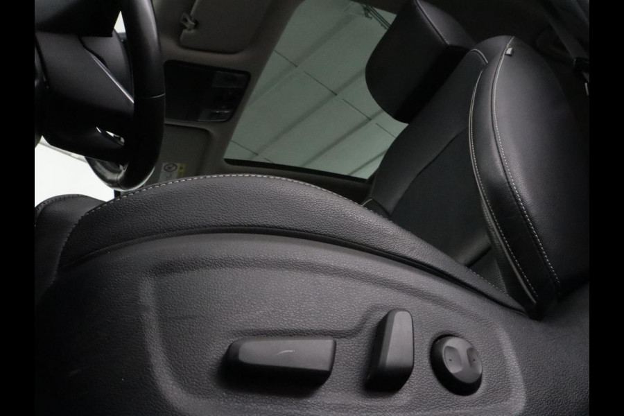 Kia Ceed 1.6 GDI PHEV ExecutiveLine | Panoramadak | Stoelventilatie | Trekhaak | Camera | Carplay | Adaptive cruise | Achterbankverwarming | Keyless | Navigatie | Full LED | Plug In