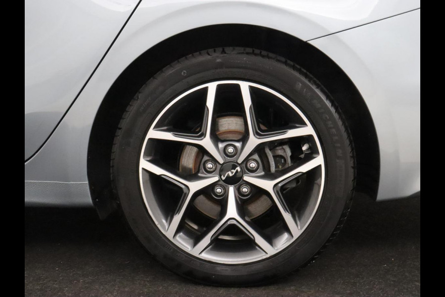 Kia Ceed 1.6 GDI PHEV ExecutiveLine | Panoramadak | Stoelventilatie | Trekhaak | Camera | Carplay | Adaptive cruise | Achterbankverwarming | Keyless | Navigatie | Full LED | Plug In