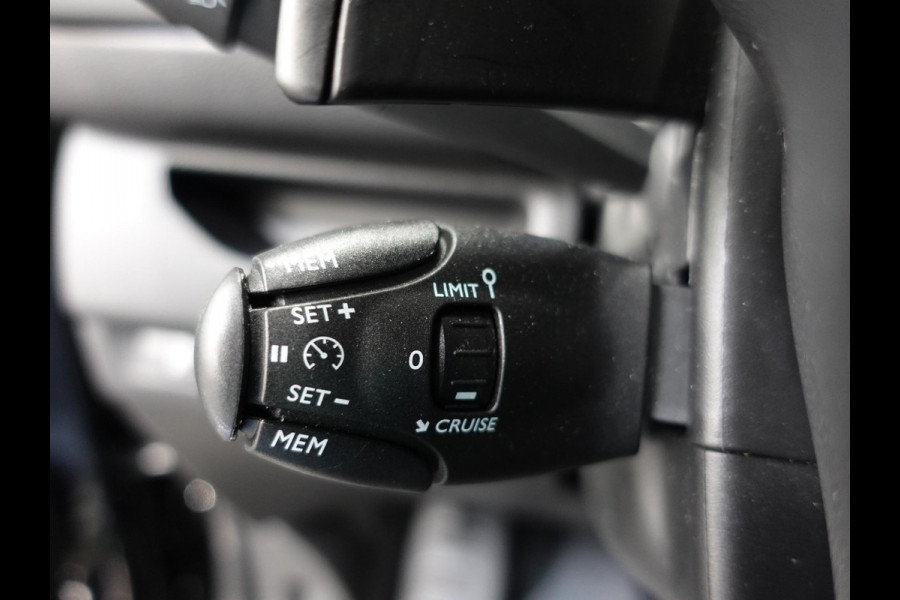 Opel Vivaro 2.0 CDTI 145 pk Aut. L2H1 Edition 3-zits Airco Navi Bluetooth Cruise Control Trekhaak