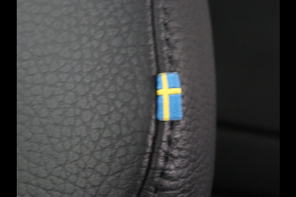 Volvo V90 2.0 T6 AWD Inscription Plug In | Panoramadak | Leder | Stoel & stuurverwarming | Trekhaak | Camera | Adaptive cruise | Carplay | Achterbankverwarming | 19'' | Harman/Kardon | PHEV