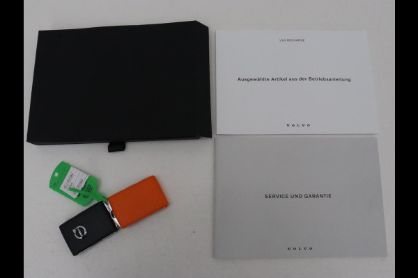 Volvo V90 2.0 T6 AWD Inscription Plug In | Panoramadak | Leder | Stoel & stuurverwarming | Trekhaak | Camera | Adaptive cruise | Carplay | Achterbankverwarming | 19'' | Harman/Kardon | PHEV