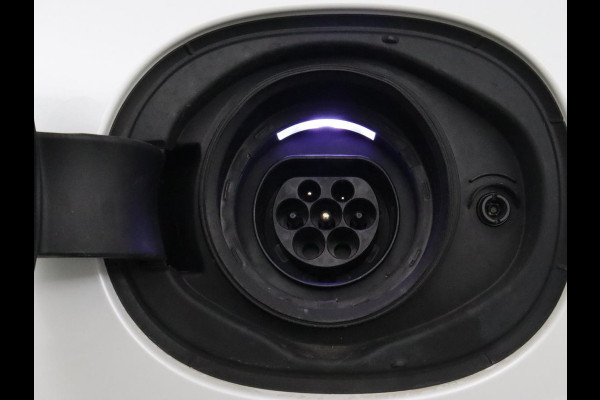 Volvo V90 2.0 T6 AWD Inscription Plug In | Panoramadak | Leder | Stoel & stuurverwarming | Trekhaak | Camera | Adaptive cruise | Carplay | Achterbankverwarming | 19'' | Harman/Kardon | PHEV