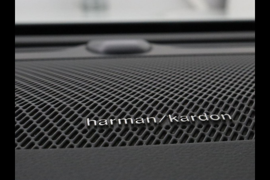 Volvo V90 2.0 T6 AWD Inscription Plug In | Panoramadak | Leder | Stoel & stuurverwarming | Trekhaak | Camera | Adaptive cruise | Carplay | Achterbankverwarming | 19'' | Harman/Kardon | PHEV