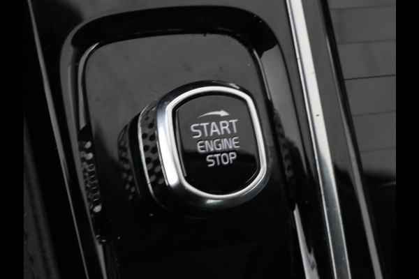 Volvo V90 2.0 T6 AWD Inscription Plug In | Panoramadak | Leder | Stoel & stuurverwarming | Trekhaak | Camera | Adaptive cruise | Carplay | Achterbankverwarming | 19'' | Harman/Kardon | PHEV