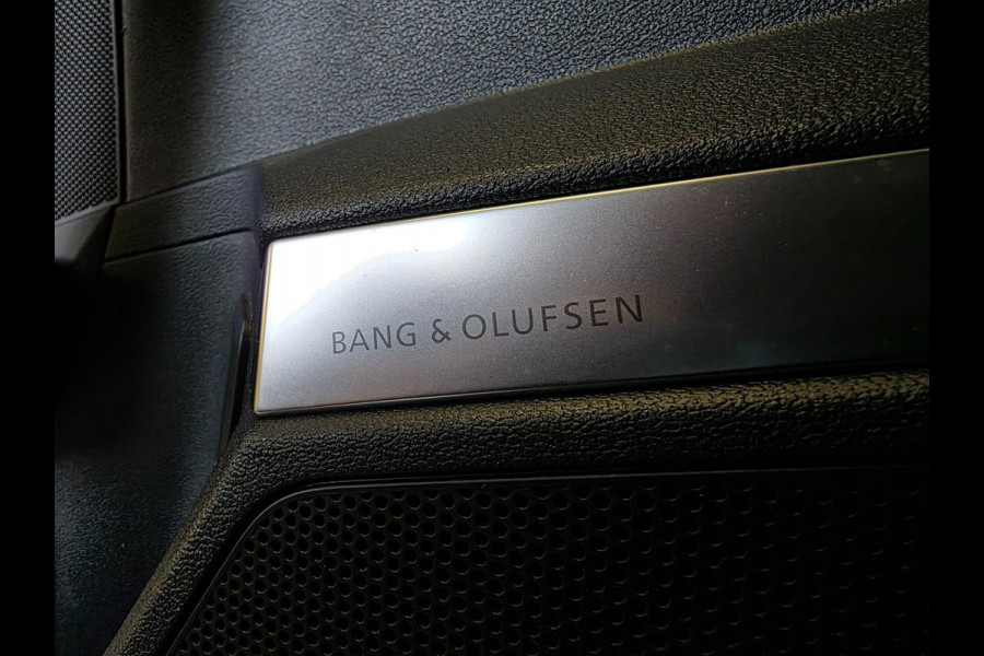 Audi RS3 Sportback 2.5 TFSI RS3 / Pano / B&O / Matrix LED / Dealer onderhouden / Full options / HUD / RS Zetels / GPS Track&Trace