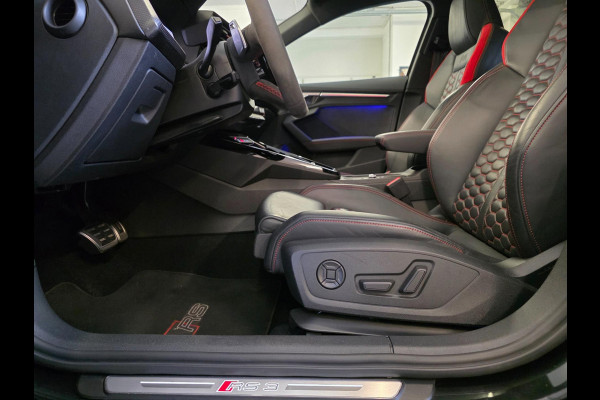 Audi RS3 Sportback 2.5 TFSI RS3 / Pano / B&O / Matrix LED / Dealer onderhouden / Full options / HUD / RS Zetels / GPS Track&Trace