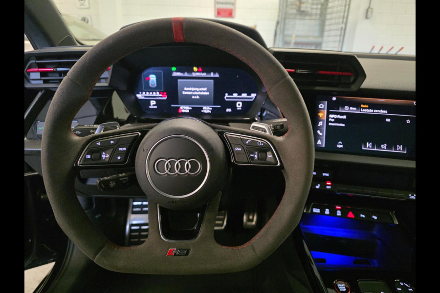 Audi RS3 Sportback 2.5 TFSI RS3 / Pano / B&O / Matrix LED / Dealer onderhouden / Full options / HUD / RS Zetels / GPS Track&Trace
