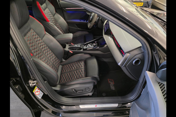 Audi RS3 Sportback 2.5 TFSI RS3 / Pano / B&O / Matrix LED / Dealer onderhouden / Full options / HUD / RS Zetels / GPS Track&Trace
