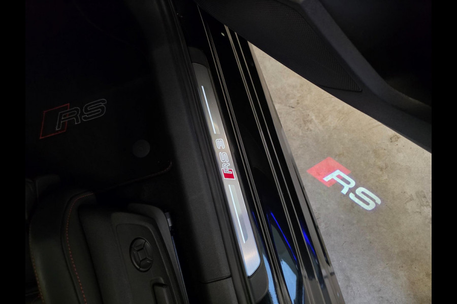Audi RS3 Sportback 2.5 TFSI RS3 / Pano / B&O / Matrix LED / Dealer onderhouden / Full options / HUD / RS Zetels / GPS Track&Trace
