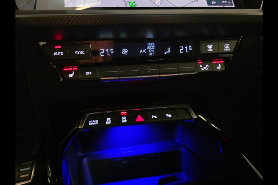 Audi RS3 Sportback 2.5 TFSI RS3 / Pano / B&O / Matrix LED / Dealer onderhouden / Full options / HUD / RS Zetels / GPS Track&Trace