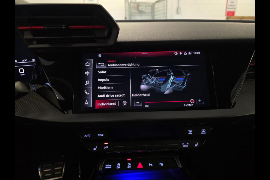Audi RS3 Sportback 2.5 TFSI RS3 / Pano / B&O / Matrix LED / Dealer onderhouden / Full options / HUD / RS Zetels / GPS Track&Trace