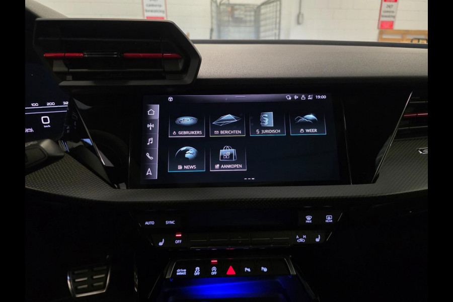 Audi RS3 Sportback 2.5 TFSI RS3 / Pano / B&O / Matrix LED / Dealer onderhouden / Full options / HUD / RS Zetels / GPS Track&Trace