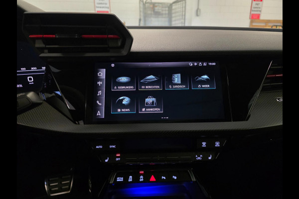Audi RS3 Sportback 2.5 TFSI RS3 / Pano / B&O / Matrix LED / Dealer onderhouden / Full options / HUD / RS Zetels / GPS Track&Trace