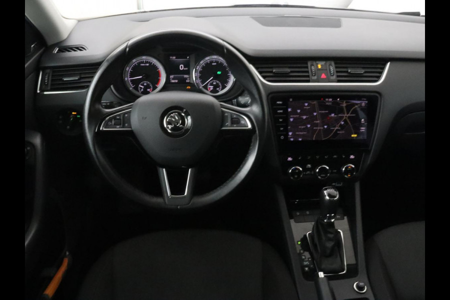 Škoda Octavia 1.0 TSI Style | Stoelverwarming | Camera | Trekhaak | Carplay | Navigatie | Canton Sound | Sfeerverlichting | Full LED | Climate control | Cruise control | Keyless