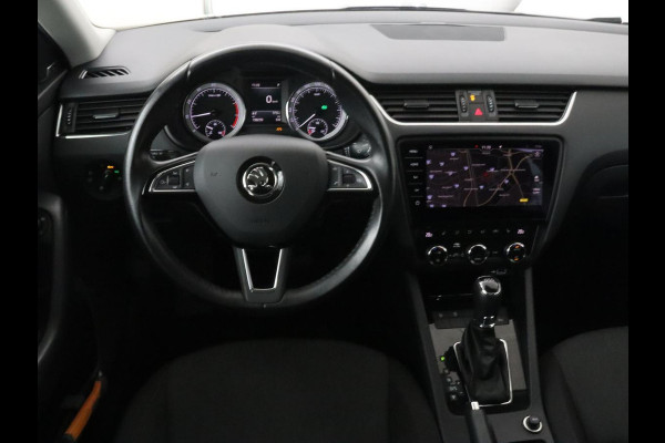 Škoda Octavia 1.0 TSI Style | Stoelverwarming | Camera | Trekhaak | Carplay | Navigatie | Canton Sound | Sfeerverlichting | Full LED | Climate control | Cruise control | Keyless