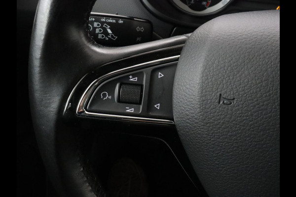 Škoda Octavia 1.0 TSI Style | Stoelverwarming | Camera | Trekhaak | Carplay | Navigatie | Canton Sound | Sfeerverlichting | Full LED | Climate control | Cruise control | Keyless