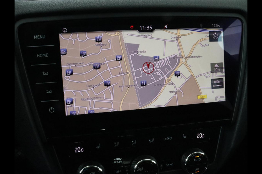 Škoda Octavia 1.0 TSI Style | Stoelverwarming | Camera | Trekhaak | Carplay | Navigatie | Canton Sound | Sfeerverlichting | Full LED | Climate control | Cruise control | Keyless