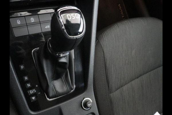 Škoda Octavia 1.0 TSI Style | Stoelverwarming | Camera | Trekhaak | Carplay | Navigatie | Canton Sound | Sfeerverlichting | Full LED | Climate control | Cruise control | Keyless