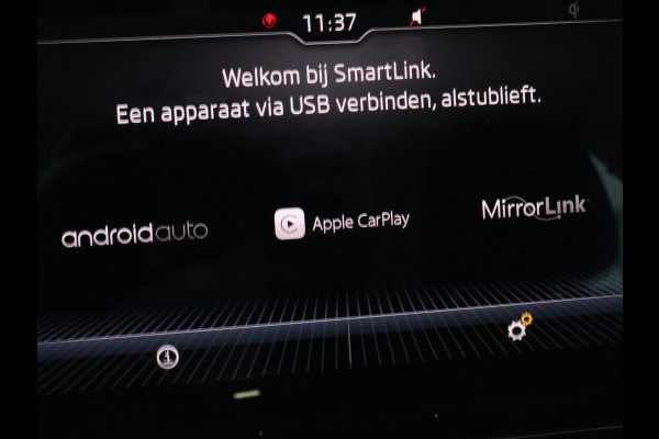 Škoda Octavia 1.0 TSI Style | Stoelverwarming | Camera | Trekhaak | Carplay | Navigatie | Canton Sound | Sfeerverlichting | Full LED | Climate control | Cruise control | Keyless