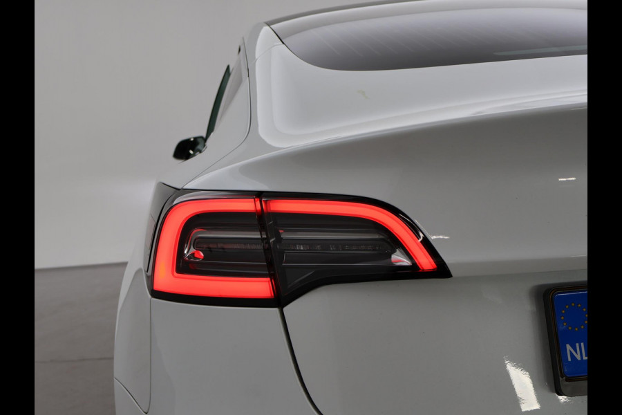 Tesla Model 3 60 kWh RWD *BTW* + LEDER | AUTOPILOT | PANORAMA | 3 CAMERA'S | PRIVACY GLASS