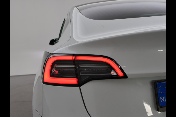 Tesla Model 3 60 kWh RWD *BTW* + LEDER | AUTOPILOT | PANORAMA | 3 CAMERA'S | PRIVACY GLASS