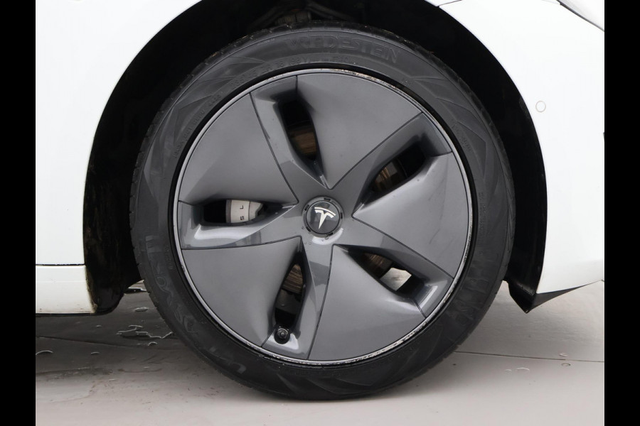 Tesla Model 3 60 kWh RWD *BTW* + LEDER | AUTOPILOT | PANORAMA | 3 CAMERA'S | PRIVACY GLASS