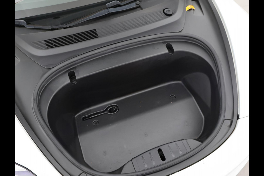 Tesla Model 3 60 kWh RWD *BTW* + LEDER | AUTOPILOT | PANORAMA | 3 CAMERA'S | PRIVACY GLASS