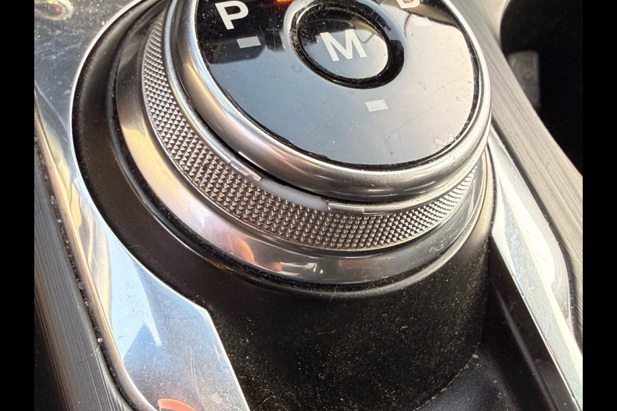 Ford Kuga 1.5 Ecublue ST-Line 120pk Automaat | Wegklapbare trekhaak | Adaptieve Cruise | Winterpack | 1.500kg Trekgewicht | Head up Display