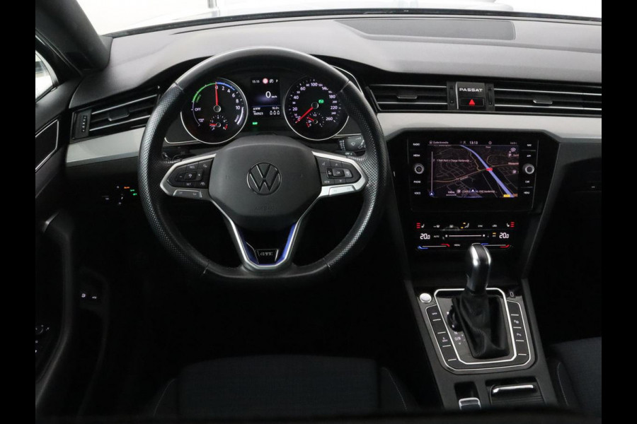 Volkswagen Passat 1.4 TSI GTE | Standkachel | Adaptive cruise | Stoelverwarming | Camera | Matrix LED | Carplay | Side Assist | Massage | PDC | Navigatie | PHEV | Plug In