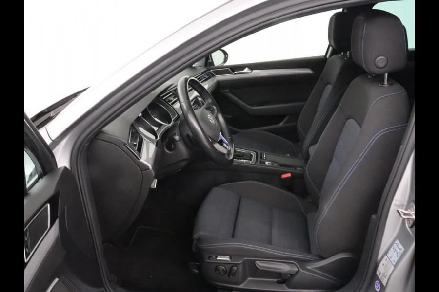 Volkswagen Passat 1.4 TSI GTE | Standkachel | Adaptive cruise | Stoelverwarming | Camera | Matrix LED | Carplay | Side Assist | Massage | PDC | Navigatie | PHEV | Plug In
