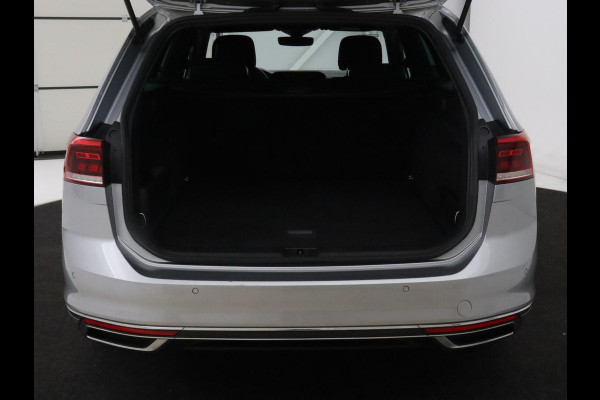 Volkswagen Passat 1.4 TSI GTE | Standkachel | Adaptive cruise | Stoelverwarming | Camera | Matrix LED | Carplay | Side Assist | Massage | PDC | Navigatie | PHEV | Plug In