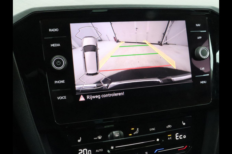 Volkswagen Passat 1.4 TSI GTE | Standkachel | Adaptive cruise | Stoelverwarming | Camera | Matrix LED | Carplay | Side Assist | Massage | PDC | Navigatie | PHEV | Plug In