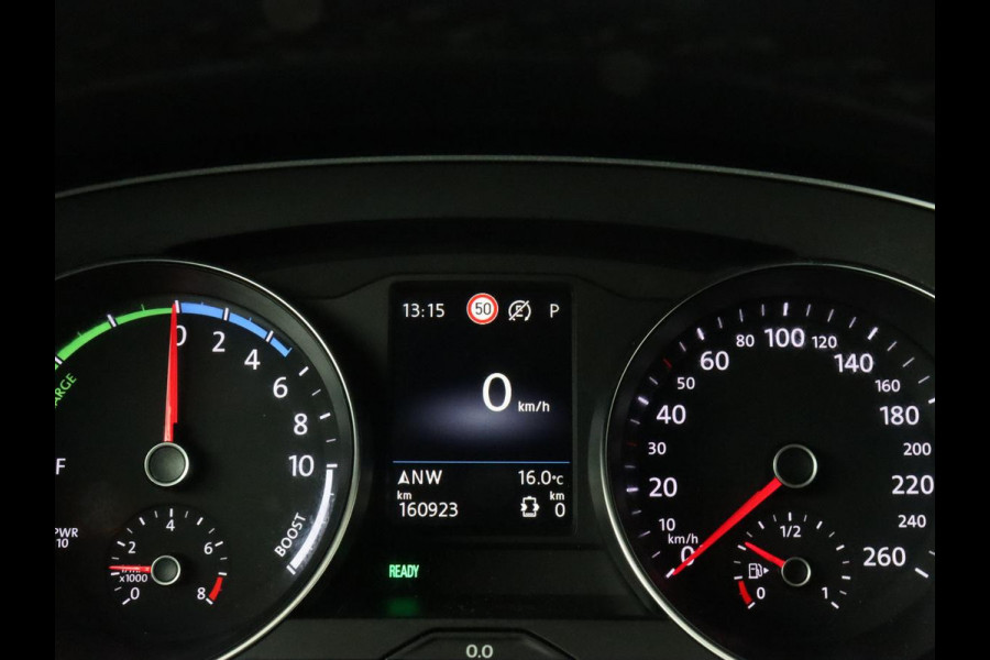 Volkswagen Passat 1.4 TSI GTE | Standkachel | Adaptive cruise | Stoelverwarming | Camera | Matrix LED | Carplay | Side Assist | Massage | PDC | Navigatie | PHEV | Plug In