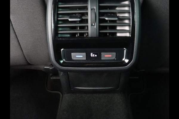 Volkswagen Passat 1.4 TSI GTE | Standkachel | Adaptive cruise | Stoelverwarming | Camera | Matrix LED | Carplay | Side Assist | Massage | PDC | Navigatie | PHEV | Plug In